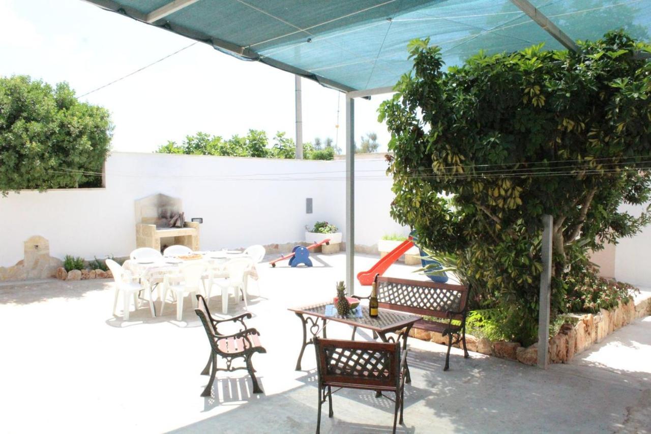 Villa Simonetta Alliste Bagian luar foto