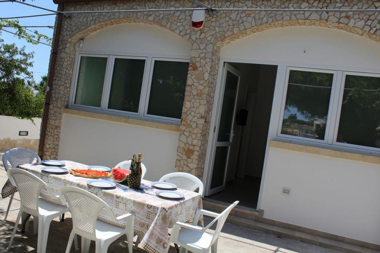 Villa Simonetta Alliste Bagian luar foto