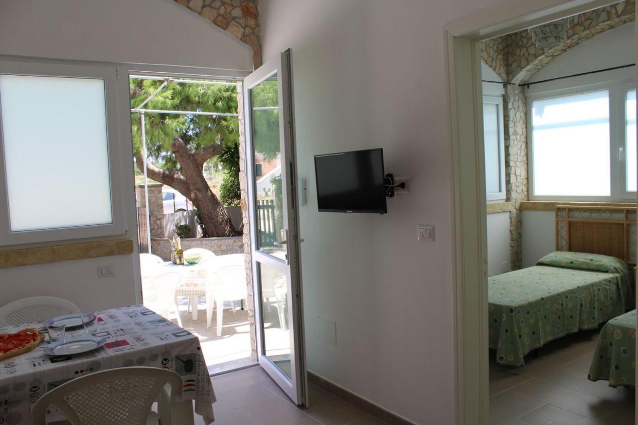 Villa Simonetta Alliste Bagian luar foto