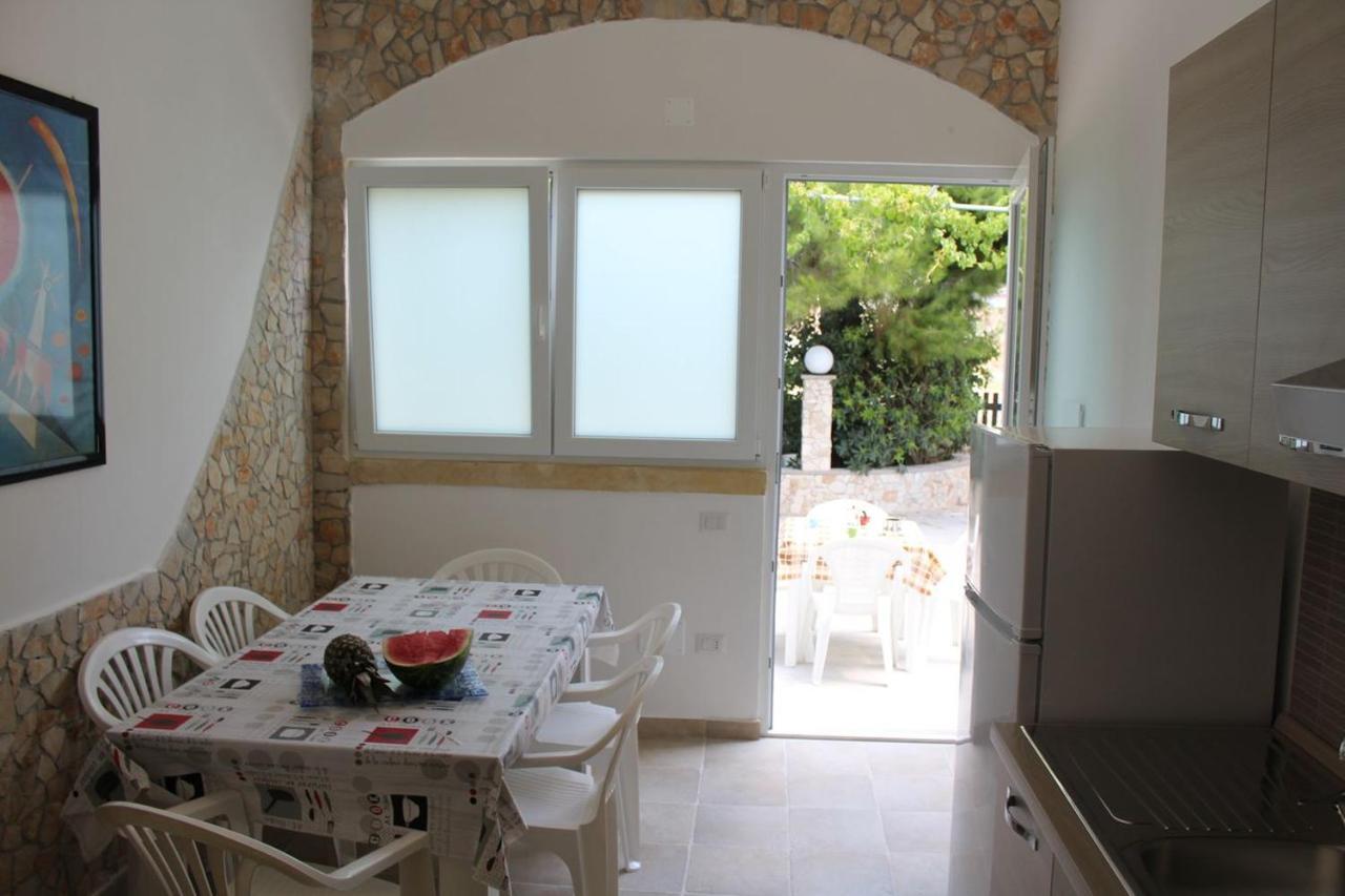 Villa Simonetta Alliste Bagian luar foto